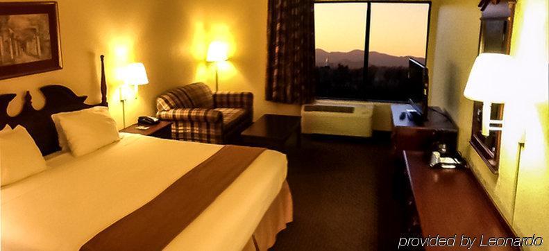 Comfort Inn & Suites Dahlonega University Area Ngoại thất bức ảnh