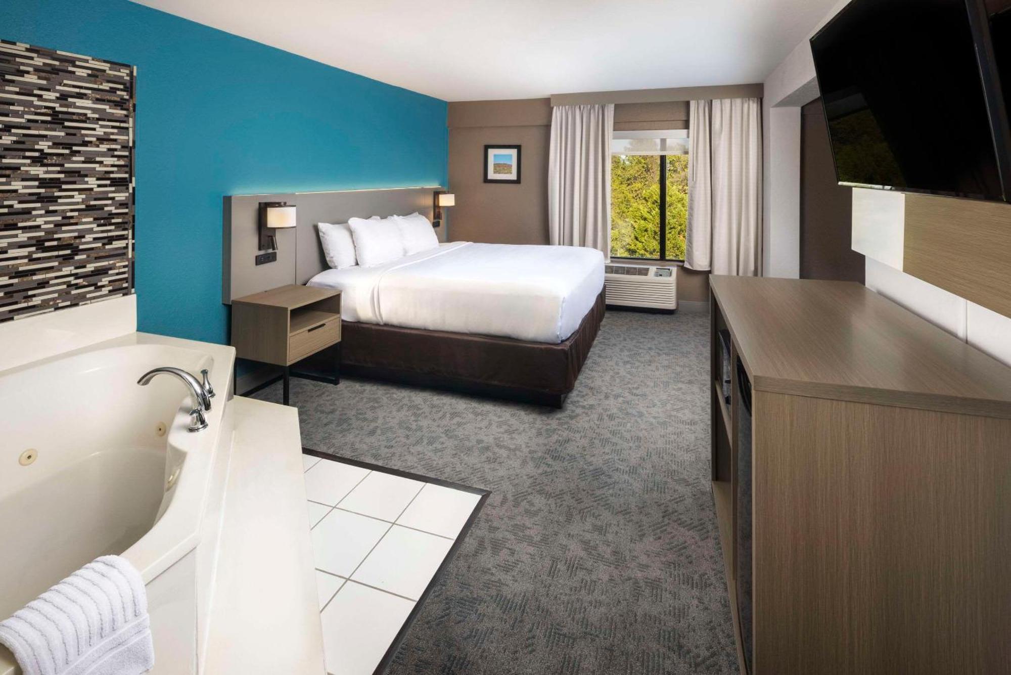 Comfort Inn & Suites Dahlonega University Area Ngoại thất bức ảnh