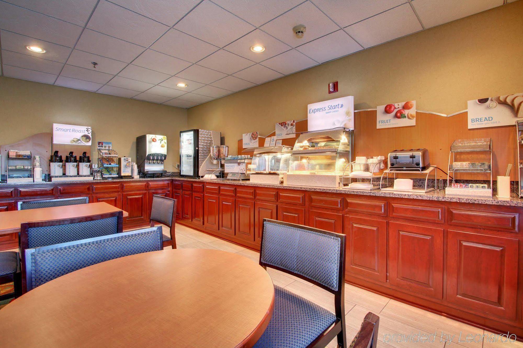 Comfort Inn & Suites Dahlonega University Area Ngoại thất bức ảnh